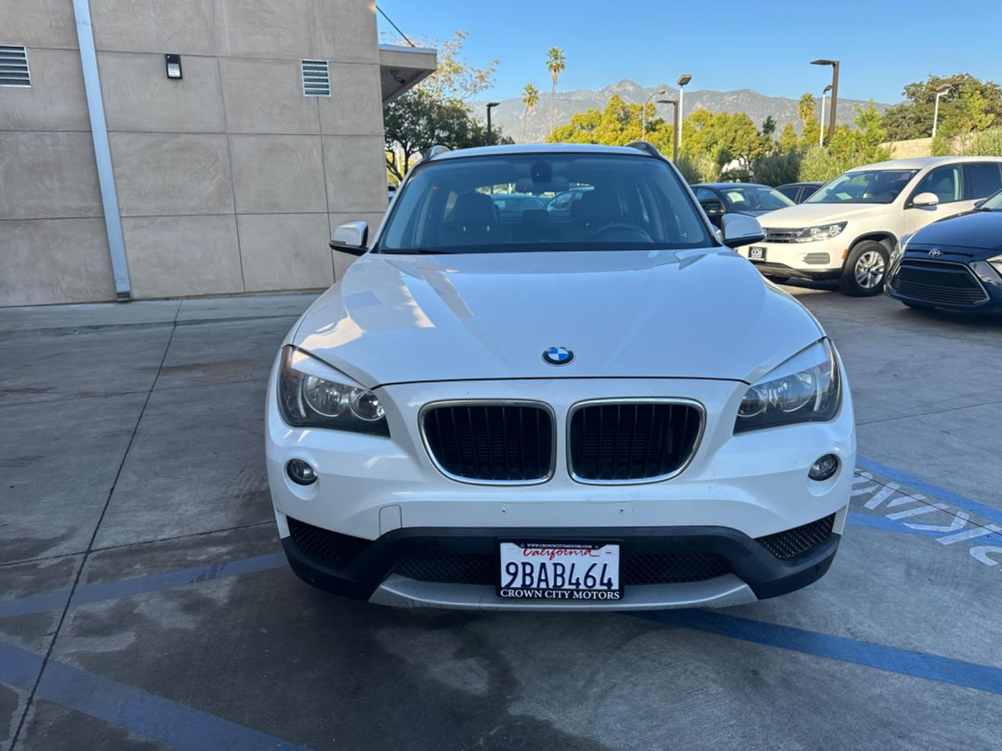 2014 WHITE /Black BMW X1 Leather (WBAVL1C56EV) with an 4 Cylinders engine, AUTOMATIC transmission, located at 30 S. Berkeley Avenue, Pasadena, CA, 91107, (626) 248-7567, 34.145447, -118.109398 - Don't let bad credit or financial setbacks hold you back from owning a luxury SUV like the 2014 BMW X1 xDrive28i. At our BHPH dealership, we're here to make the car-buying process as smooth and stress-free as possible. We invite you to visit our dealership in Pasadena, CA, to explore our inventory o - Photo#7